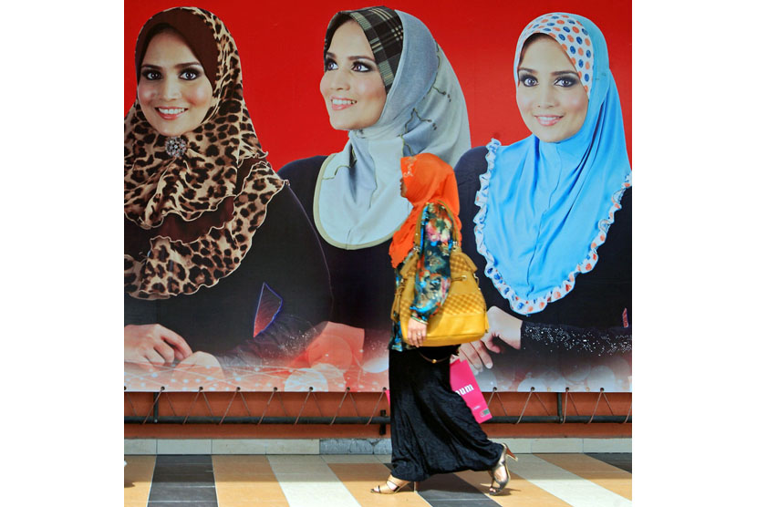 Ilustrasi Muslimah menngenakan abaya. Rencana larangan abaya Muslimah picu perdebatan di Prancis 