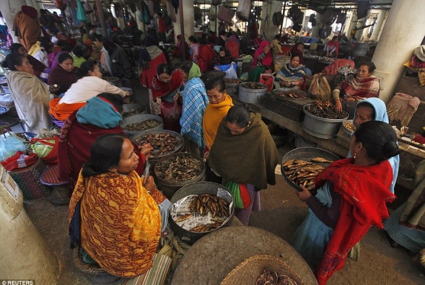 Ima Keithel, di Manipur, India adalah pasar yang pedagang dan pembelinya perempuan semua 