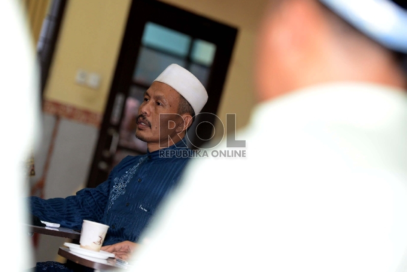 Imam Masjid Tolikara Ali Mukhtar memberikan paparan saat rapat terbatas yang diikuti oleh perwakilan beberapa elemen yang digagas oleh Tim Komite Umat untuk Tolikara, di Jakarta, Kamis (10/9).