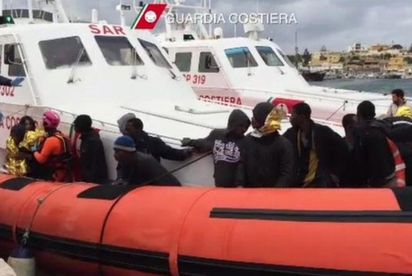 Aksi penyelamatan migran di laut Mediterania (ilustrasi)
