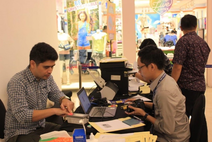 Imigrasi Jakarta Selatan memberikan layanan di mall lewat program 