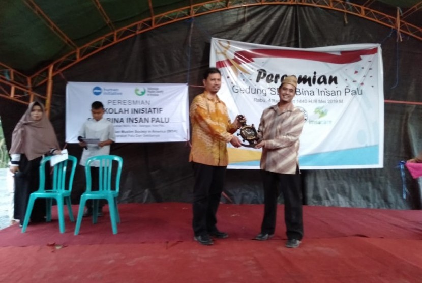 IMSA (Indonesia Muslim Society in America) bekerja sama dengan PKPU Human Initiative meresmikan sekolah dan masjid di lokasi bekas gempa Palu. 