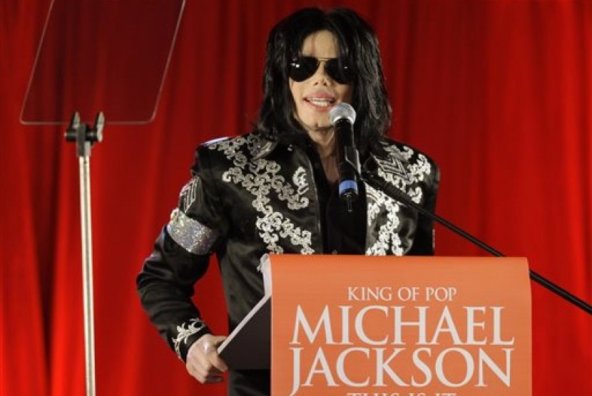 In this March 5, 2009 file photo, US singer Michael Jackson announces that he is set to play ten live concerts at the London O2 Arena in July, which he announced at a press conference at the London O2 Arena. 