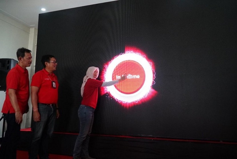 IndiHome Paket Premium dengan kecepatan 200 dan 300 Mbps ini merupakan persembahan Telkom dalam membangun masyarakat digital Indonesia dengan memenuhi kebutuhan internet pelanggan yang lebih cepat dan stabil.