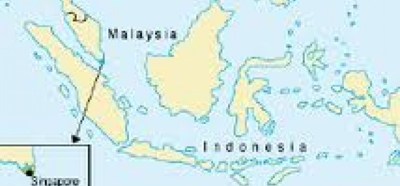 Indonesia and Singapore cooperate in a wide range of fields including maritime intelligent, as both coutries share one of the busiest straits in the world, the Malaka Straits. (map) 