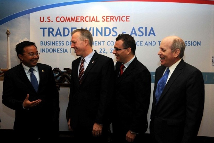 Indonesia and United States open Trade Winds -Asia on Monday in Jakarta, an event that open opportunity for small medium enterprises fro both countries. From left to right are: Vice Chairman of Indonesia-USA Parliament Causus-Vice Secretary Faction Bobby A