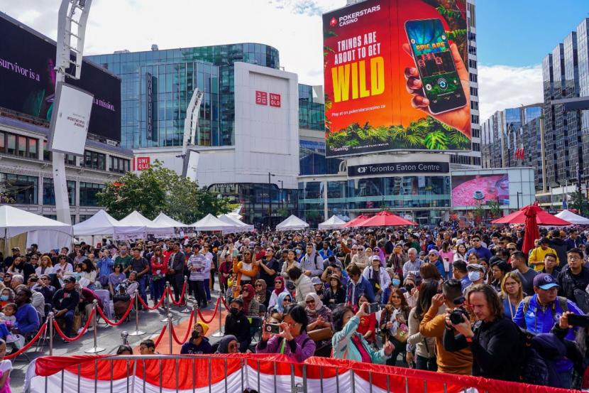 Indonesia Food Festival yang digelar di Yonge and Dundas Square Toronto, Kanada. ilustrasi