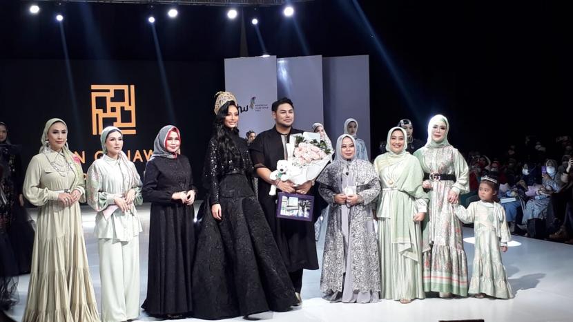 Indonesia Hijab Walk (IHW) 2022 yang digelar di The Trans Luxury Hotel, Kota Bandung.