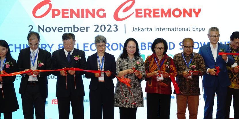 Indonesia Industrial Machinery and Electronic Product Exhibition 2023 di Jiexpo, Kemayoran, Jakarta resmi dibuka Kamis (2/11/2023). 