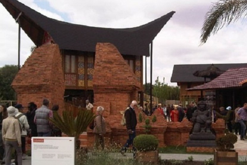 Indonesia is featuring traditional houses at ongoing Floriade 2012 in Venlo, the Netherlands. 