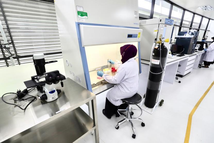 Indonesia kini memiliki laboratorium boianalitik pertama. Laboratorium yang terletak di lantai empat Gedung Laboratorium dan Pusat Penelitian Terpadu Universitas Indonesia, merupakan laboratorium bioanalitik yang dirancang sesuai standar ketat GLP (Good Laboratory Practice).