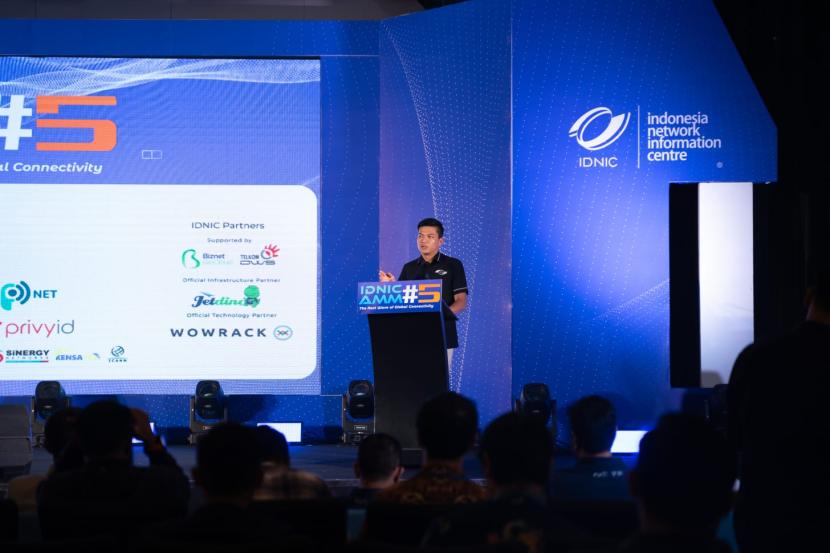 Indonesia Network Information Centre (IDNIC) menggelar Annual Member Meeting (AMM) #5 bertajuk “The Next Wave of Global Connectivity” pada 5-7 Desember di Pullman Bandung Grand Central Hotel.