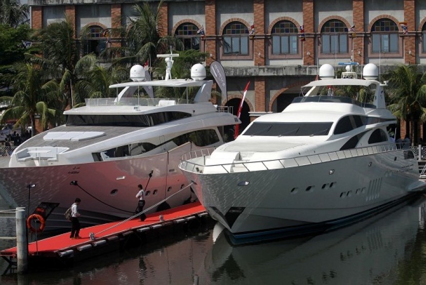  Indonesia Yachts Show and Boat in Jakarta in June 8, 2013 (illustration)