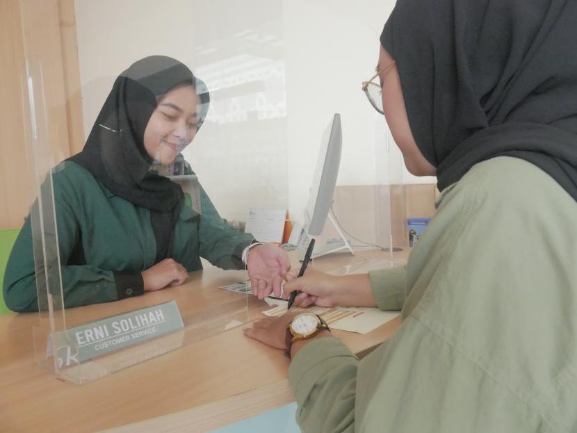 Sekretaris Daerah (Sekda) Provinsi Jawa Tengah Sumarno mengharapkan transformasi bank perkreditan rakyat menjadi bank perekonomian rakyat.