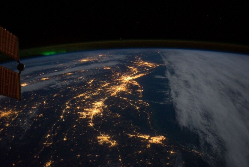 Gambar Kehidupan Bumi Malam Hari dari Angkasa | Republika Online