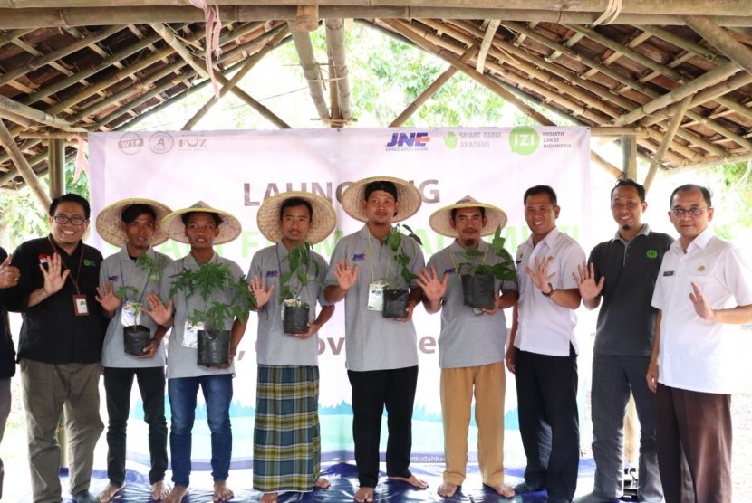 Inisiatif Zakat Indonesia (IZI) kembali meluncurkan Program Smart Farm di Kampung  Cibogo, Desa Cilaku, Tenjo, Kabupaten Bogor, Jawa Barat pada Rabu (6/11). 