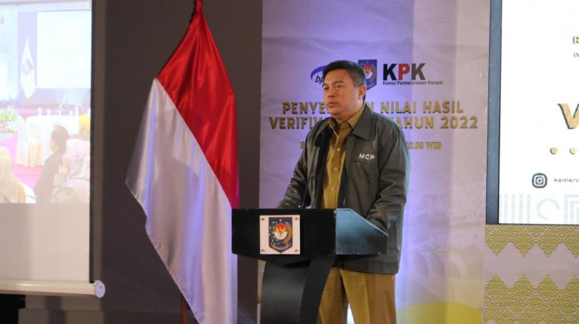 Inspektur Jenderal Kemendagri Tomsi Tohir dalam kegiafan penyerahan nilai hasil verifkasi monitoring center for prevention (MCP) 2022 di Jakarta, Senin (5/12/2022). 