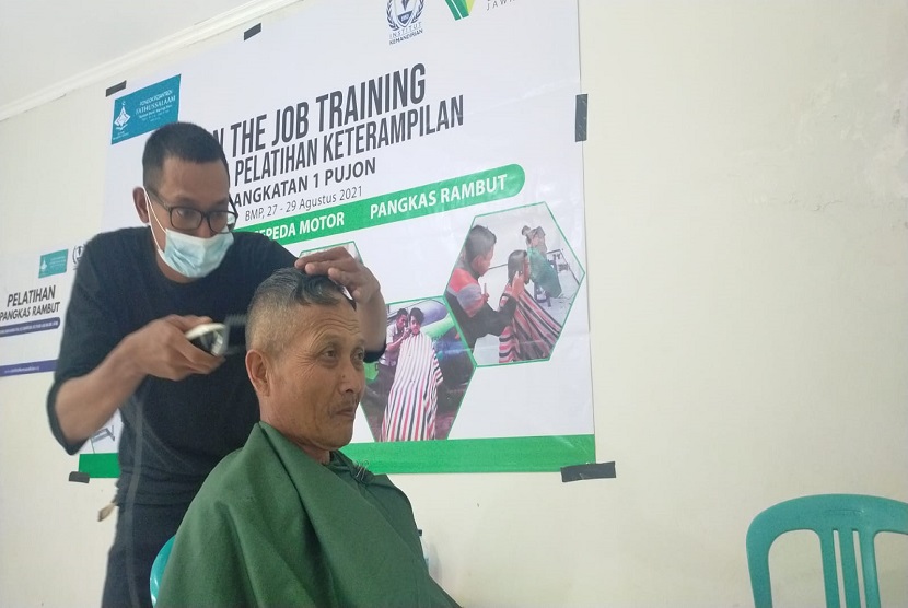  Institut Kemandirian Dompet Dhuafa (IK DD) pun menggelar kegiatan On the Job Training (OJT) yang berlokasi di Yayasan Bumi Maringi Peni Desa Tawangsari, Kecamatan Pujon, Kabupaten Malang Jawa Timur, pada 27-29 Agustus 2021.