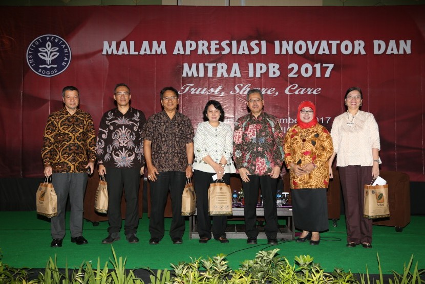 Institut Pertanian Bogor (IPB) menggelar acara Malam Apresiasi Inovator dan Mitra, di IPB International Convention Center (IICC) Bogor, Senin (11/12).           