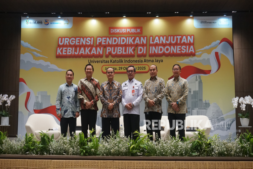 Institute of Public Policy (IPP) Unika Atma Jaya (UAJ) menggelar Diskusi Publik bertajuk Urgensi Pendidikan Lanjutan Kebijakan Publik di Indonesia di Gedung Yustinus lantai 15, Kampus Semanggi, Jakarta, Rabu (29/10/2025). Forum ini mempertemukan para akademisi, pembuat kebijakan, dan praktisi lintas sektor untuk membahas arah baru pendidikan kebijakan publik di Indonesia. 