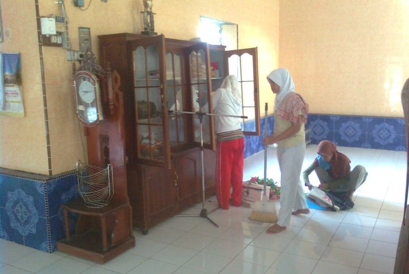 Interior Masjid Babussalam Nagari Bawan, Kecamatan Ampek Nagari, Kabupaten Agam, Sumatra Barat (Sumbar).