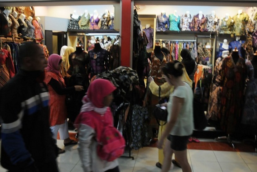 International Batik Center (IBC) in Pekalongan is one of destinations for domestic tourists. (illustration) 