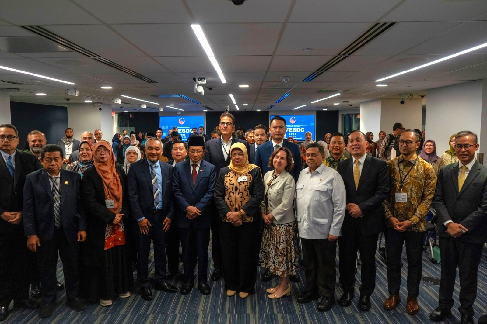 International Islamic Economics and Finance Conference for Sustainable Development (IFESDC 2025) resmi ditutup pada 22 Mei 2025 di Markas Besar Bank Dunia, Washington, DC. 