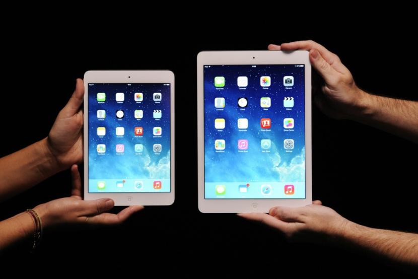 IPad Air (kanan) and iPad Mini (kiri). (ilustrasi).