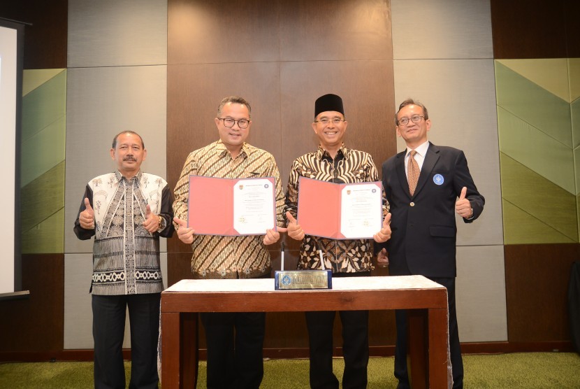 IPB dan Pemkab Musi Rawas menandatangani naskah kerja sama.