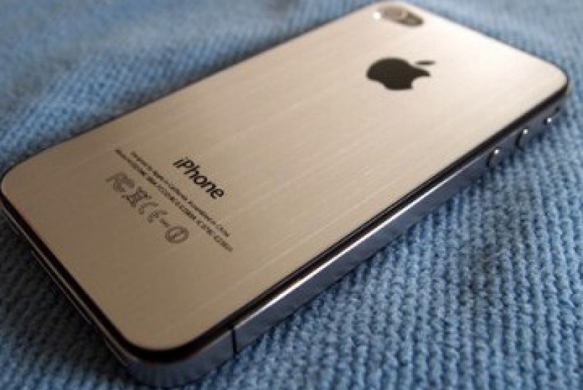 iPhone 4 yang dirilis Juni 2010