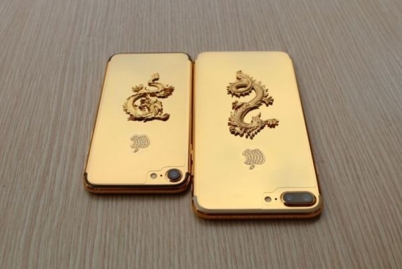 iPhone 7 emas berhias berlian dijual seharga Rp 52 juta.