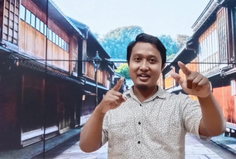 Ipin Sugiyarto MKom, dosen Universitas Nusa Mandiri, Prodi Sistem Informasi yang juga seorang pegawai PPNPN di Badan Pengkajian dan Penerapan Teknologi (BPPT) Divisi Indonesia Tsunami Observation Center.