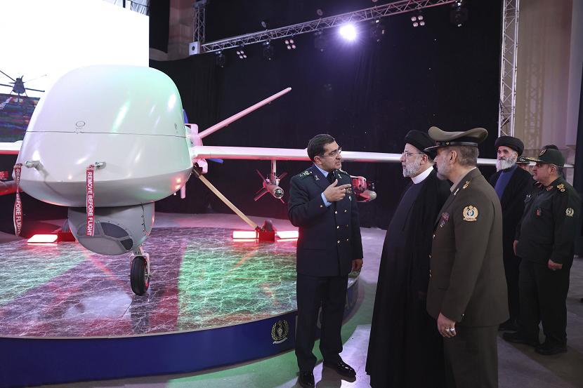 Iran meluncurkan drone buatan dalam negeri terbaru yang disebut Mohajer-10 pada Selasa (23/8/2023).