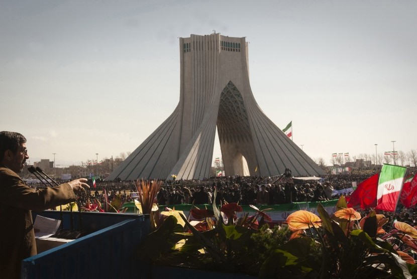 Iran's President Mahmoud Ahmadinejad speaks during a ceremony to mark the 33rd anniversary of the Islamic Revolution, in Tehran's Azadi square in this February 11, 2012 (file photo). 