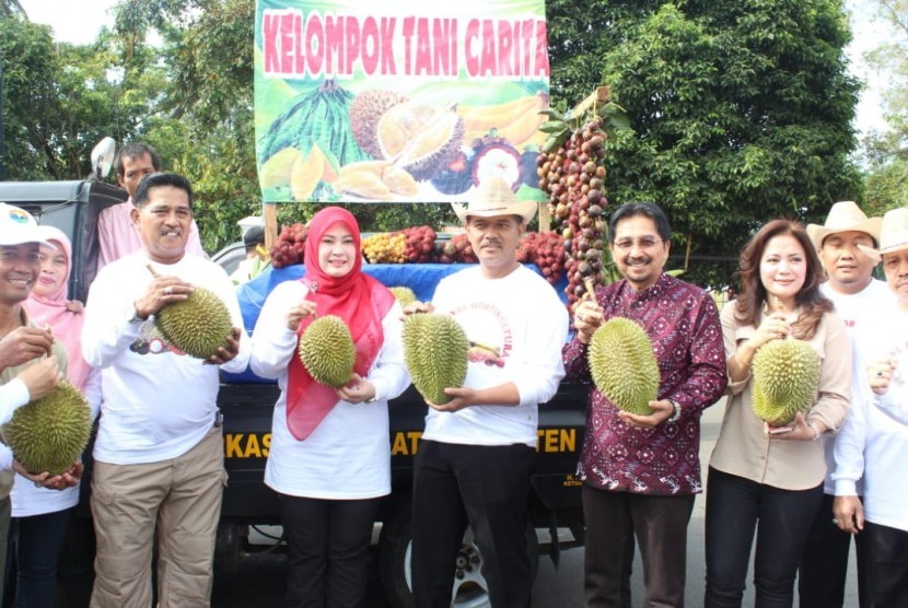 irektur Jenderal Hortikultura, Suwandi menghadiri Festival Hortikultura yang menyajikan kontes durian lokal, Sabtu (2/2). 