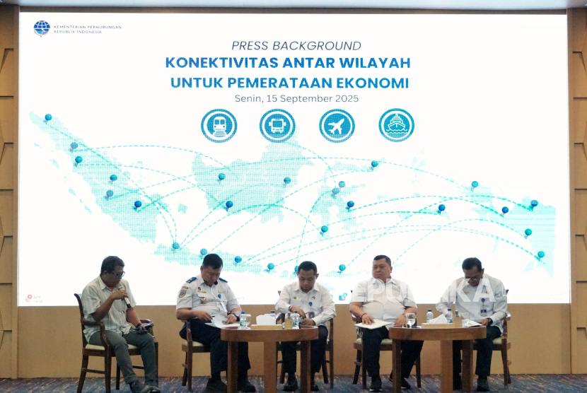 irektur Lalu Lintas dan Angkutan Kereta Api (LLKA) DJKA Kemenhub, Arif Anwar dalam media briefing di kantor Kemenhub, Jalan Medan Merdeka Barat, Jakarta Pusat, Senin (15/9/2025).
