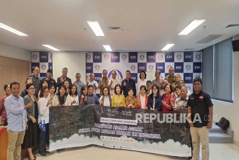 IRI Indonesia bersama Konferensi Waligereja Indonesia (KWI) meluncurkan Buku Rumah Ibadah di Gedung KWI Jakarta, 