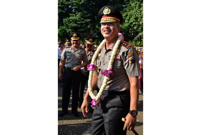 Irjen Pol Condro Kirono usai mengikuti acara penyambutan sebagai pejabat baru Kapolda Jateng, di Semarang, Senin (25/4).