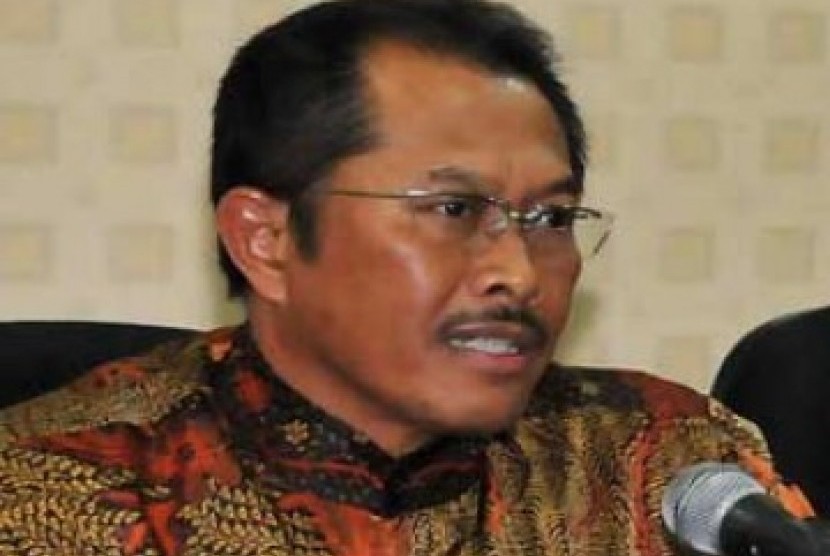  Nanan Sukarna
