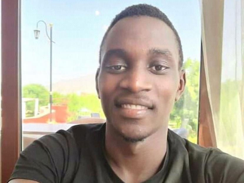 Pengalaman Pertama Mualaf Uganda, 'Saya Merasa Terberkati'. Ismael Ssentongo (23 tahun), pemuda asal Uganda yang menetap di Dubai, tak perlu menunggu lama untuk bisa merasakan puasa Ramadhan. Sebab, ia menjadi mualaf tepat empat hari menjelang dimulainya bulan Ramadhan di Uni Emirat Arab (UEA).