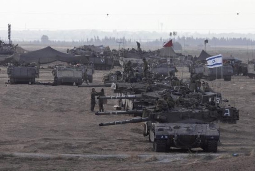 Pengerahan tank tempur Israel menyusul serangan balon dari Gaza. Ilustrasi tank-tank militer Israel.