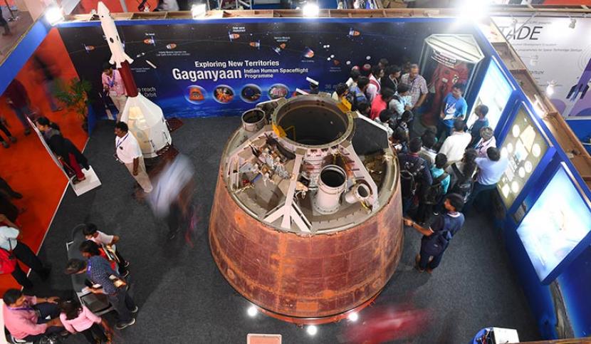 ISRO memamerkan pesawat ruang angkasa pada 2018.