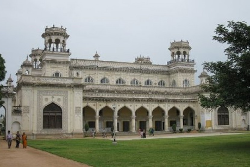 Istana Chomahalla