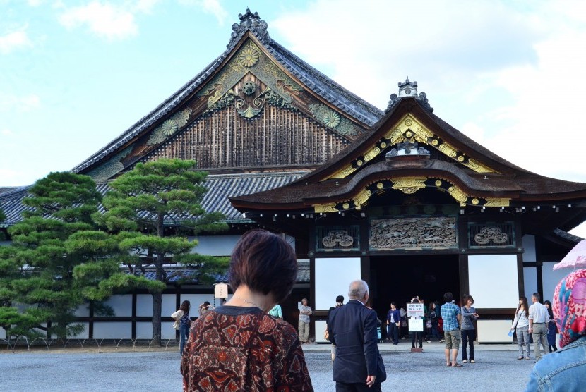 Istana Ninomaru, Kyoto, Jepang. Jepang kembali membuka diri untuk menerima wisatawan asing.