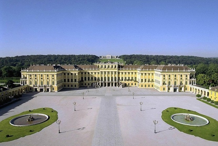 Istana Schonbrunn Vienna