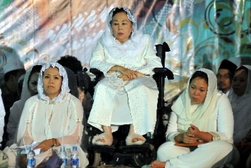 Istri mendiang Gus Dur, Sinta Nuriyah Wahid saat acara haul Gus Dur ke-4 di Jakarta, Sabtu (28/12).