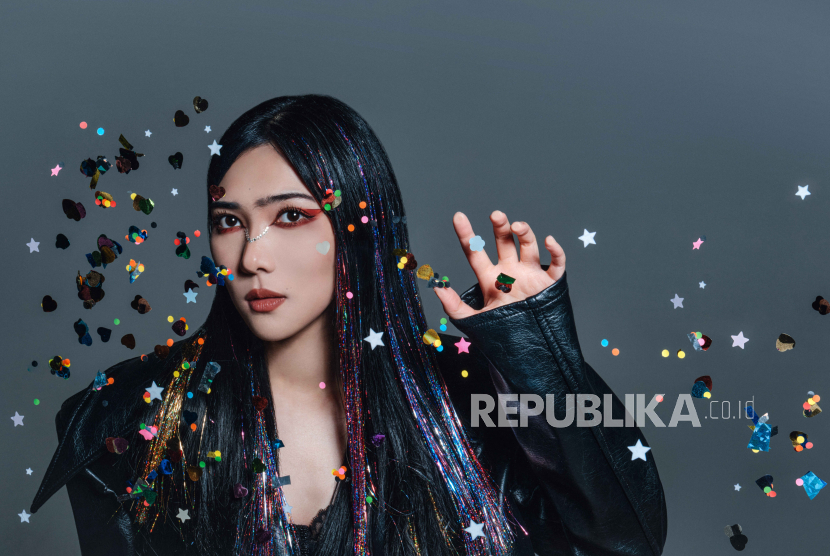 Isyana Sarasvati merilis single terbaru Menarilah dengan Jiwamu pada Jumat (15/8/2025).