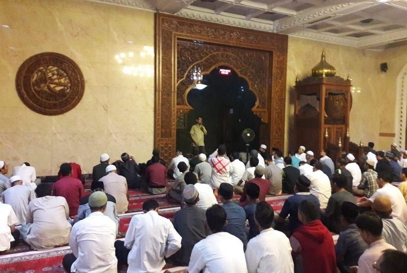 Itikaf di Masjid An Nuur Rumah Sakit (RS) Sari Asih Serang.