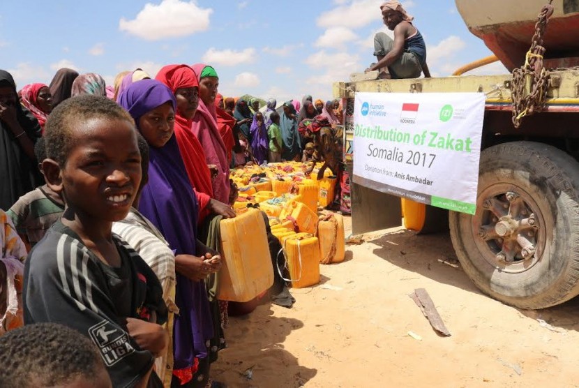 IZI menyalurkan zakat untuk korban kelaparan Somalia.