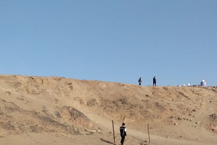  Bagaimana Operasi Intelijen Saat Perang Uhud?. Foto:  Jabal ruma adalah bukit yang dipercaya sebagai tempat pasukan pemanah Muslim saat Perang Uhud. Sejumlah orang mengunjungi dan naik ke Bukit atau Jabal Ruma, Ahad (21/7).
